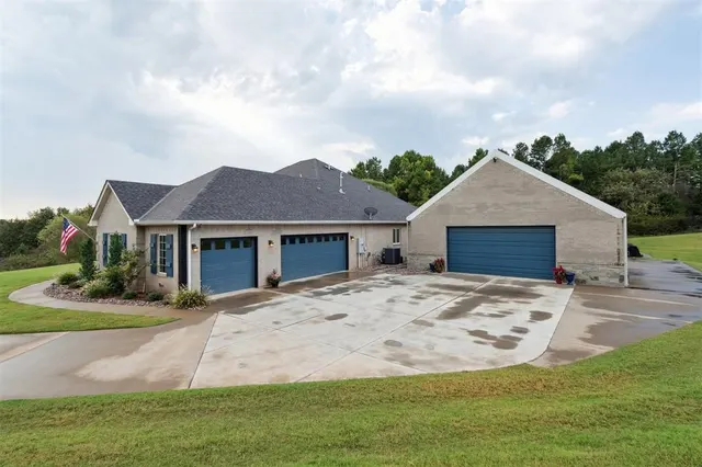 Photo 6 — 9917 Whitney Court, Choctaw, OK 73020