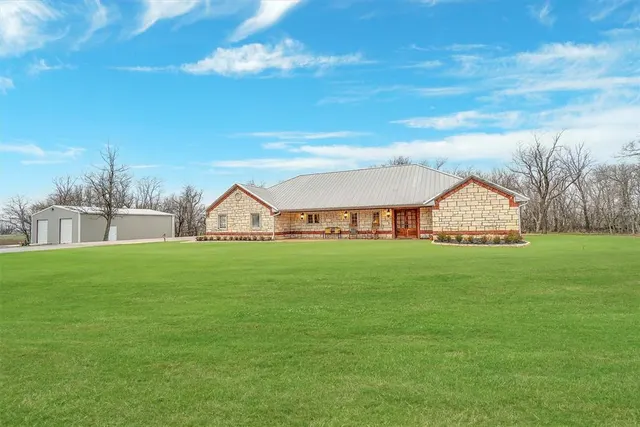 Photo 2 — 15763 S County Road 206 Road, Altus, OK 73521