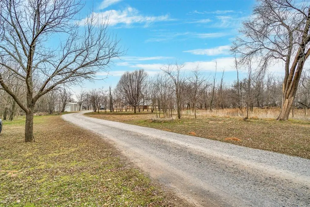 Photo 4 — 15763 S County Road 206 Road, Altus, OK 73521