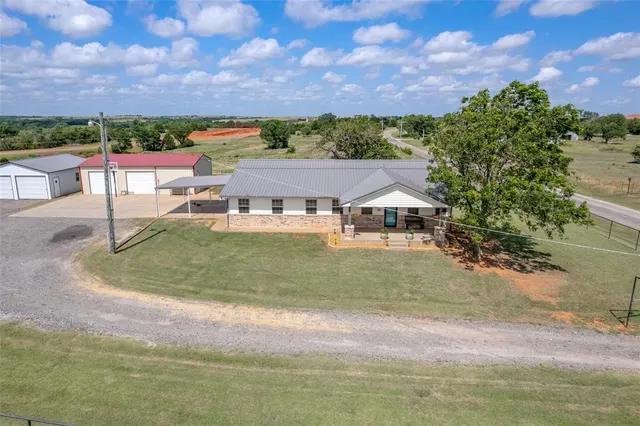 Photo 2 — 1731 County Road 1441, Ninnekah, OK 73067