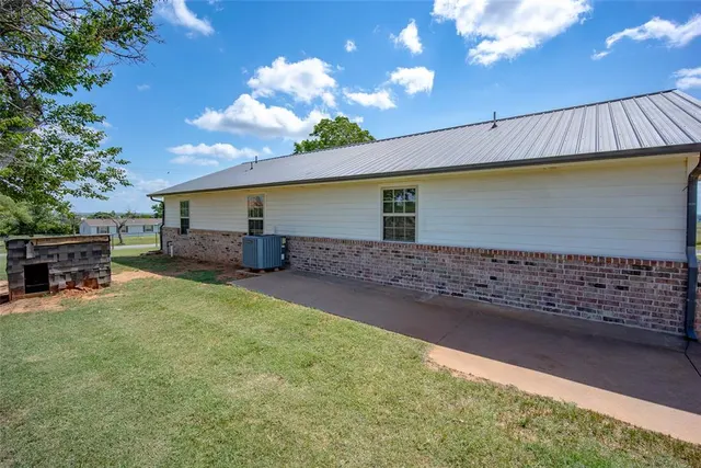 Photo 6 — 1731 County Road 1441, Ninnekah, OK 73067
