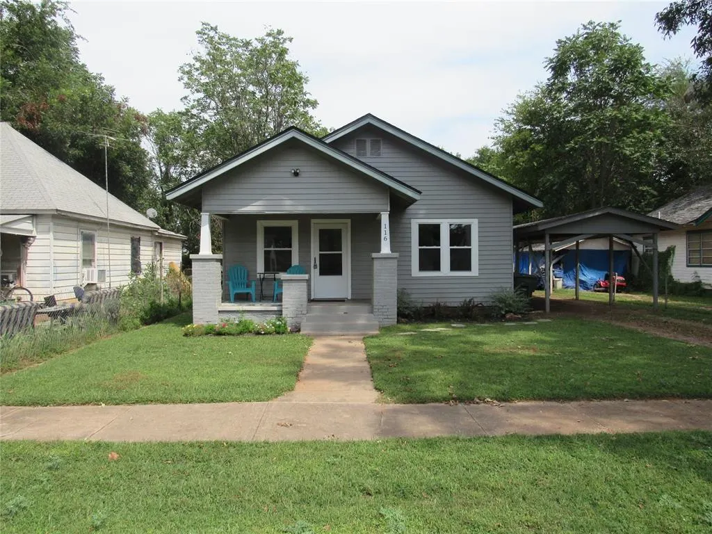 Front exterior — 116 S Locust Street, Pauls Valley, OK 73075