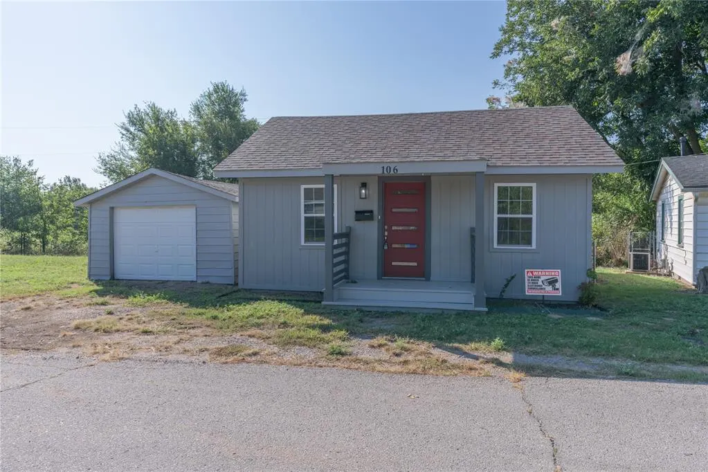 Photo 2 — 106 Slant Street, El Reno, OK 73036