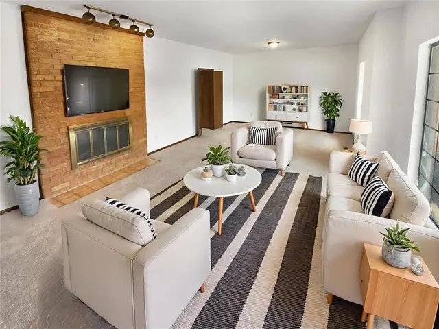 Photo 2 — 4044 Spyglass Road, Oklahoma City, OK 73120