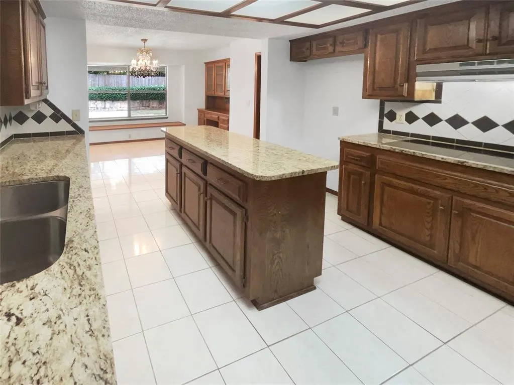 Photo 6 — 4044 Spyglass Road, Oklahoma City, OK 73120