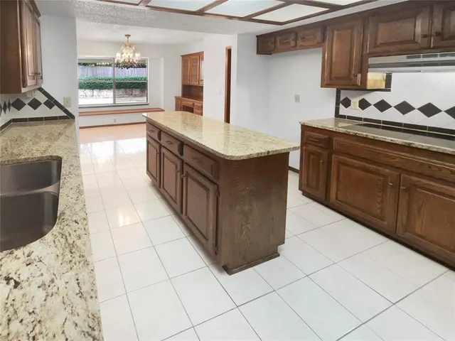 Photo 6 — 4044 Spyglass Road, Oklahoma City, OK 73120