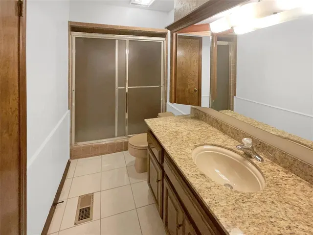 Photo 7 — 4044 Spyglass Road, Oklahoma City, OK 73120
