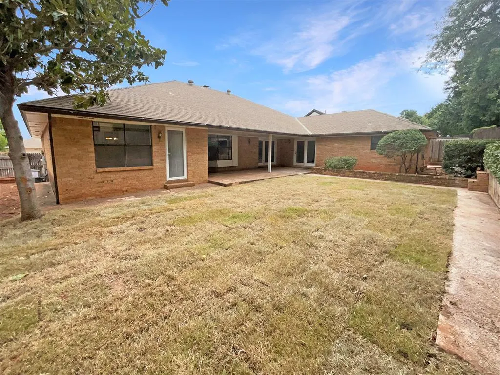 Photo 8 — 4044 Spyglass Road, Oklahoma City, OK 73120