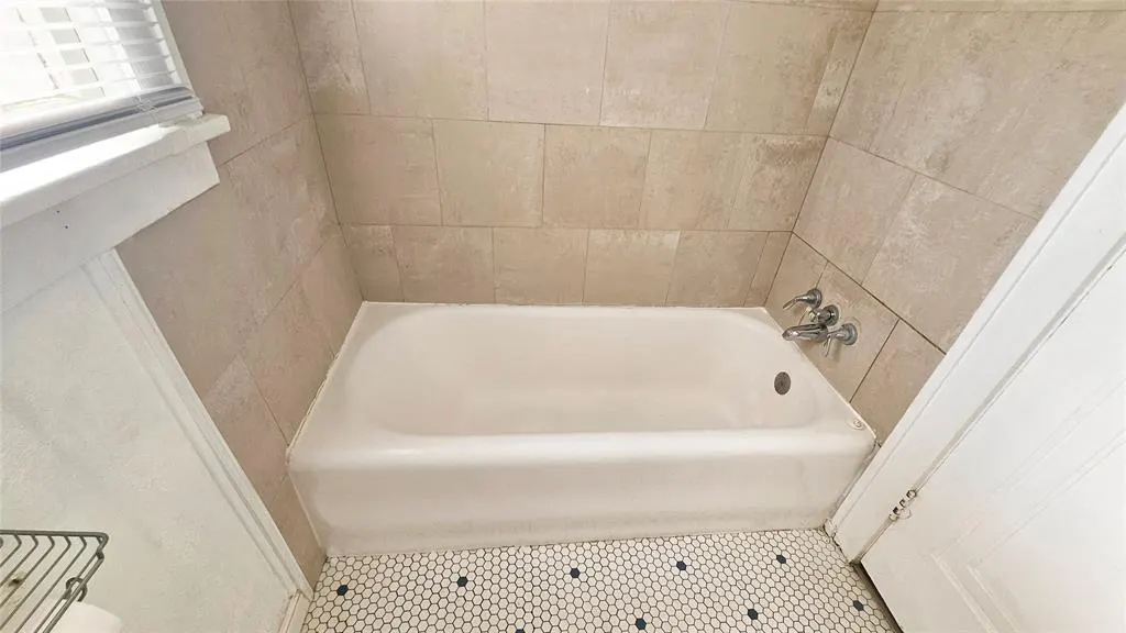 Photo 21 — 2201 N Barnes Avenue, Oklahoma City, OK 73107