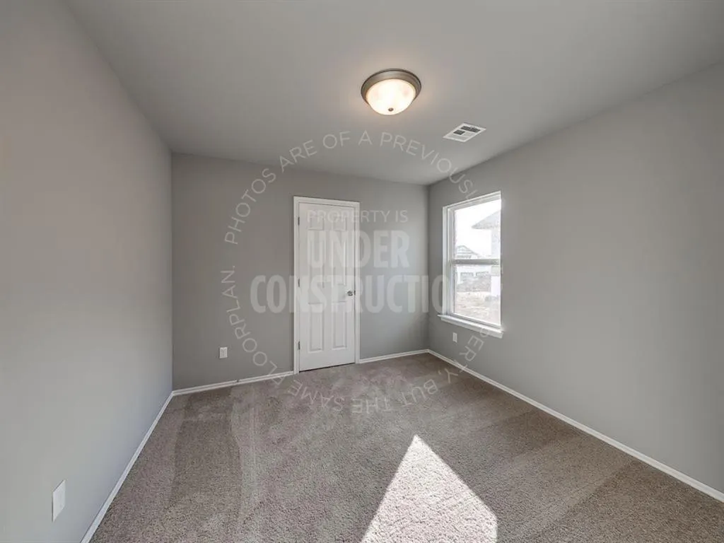 Photo 8 — 372 SW 11th Street, Newcastle, OK 73065