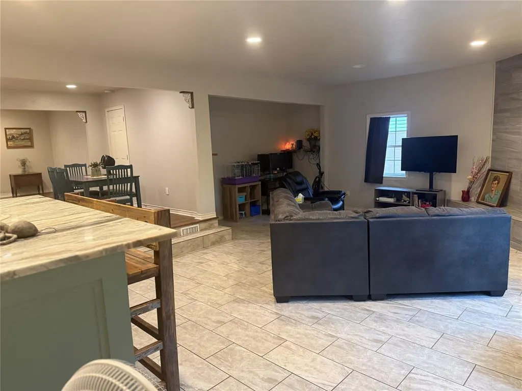 Photo 9 — 2824 NW 43rd Street, Oklahoma City, OK 73112