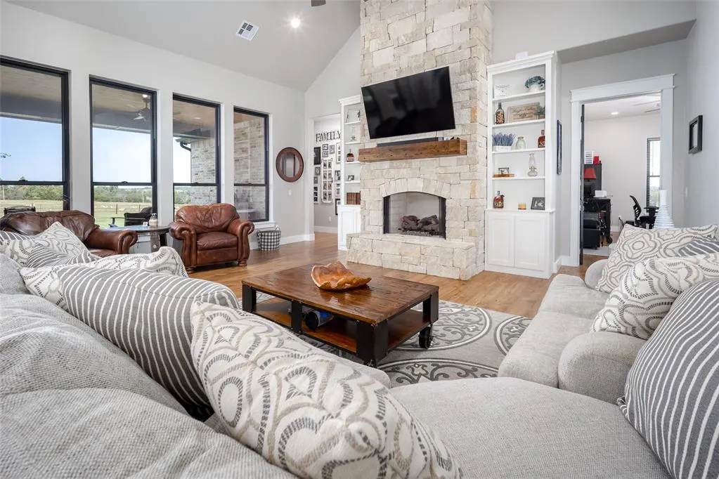 Photo 4 — 13897 Turbo Lane, Blanchard, OK 73010