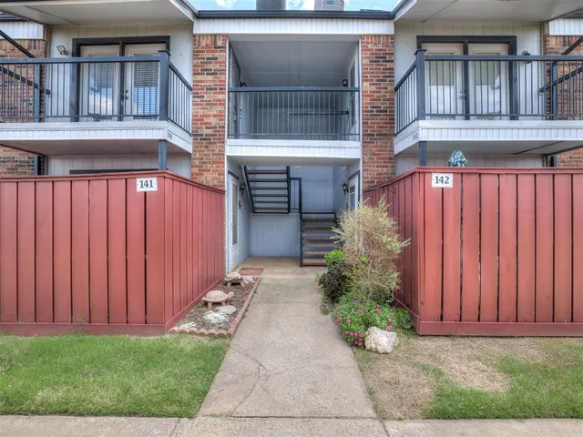 Photo 2 — 3003 River Oaks Drive 241, Norman, OK 73072