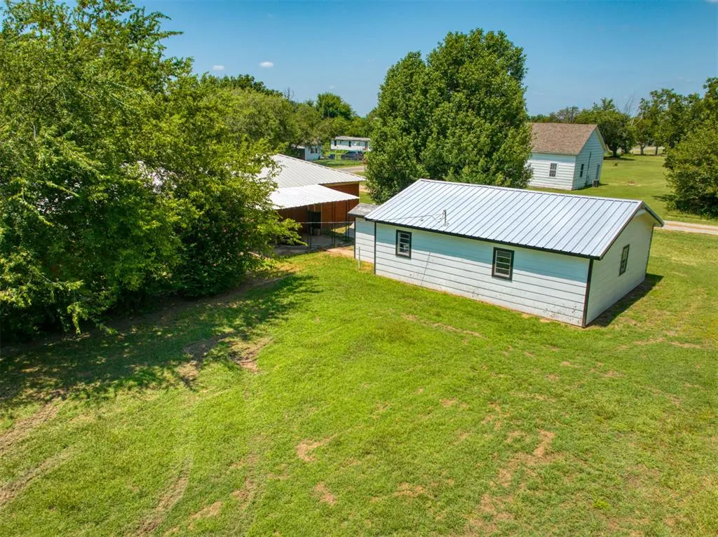 Photo 5 — 414 S 3rd Street, Byars, OK 74831