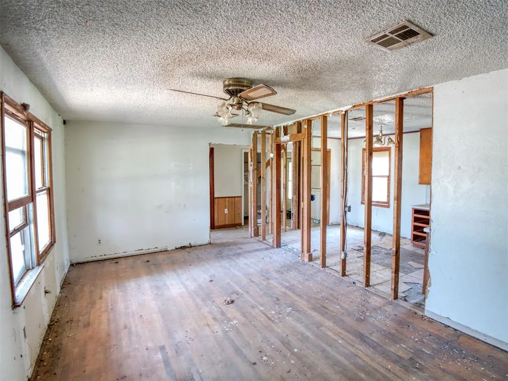 Photo 8 — 414 S 3rd Street, Byars, OK 74831