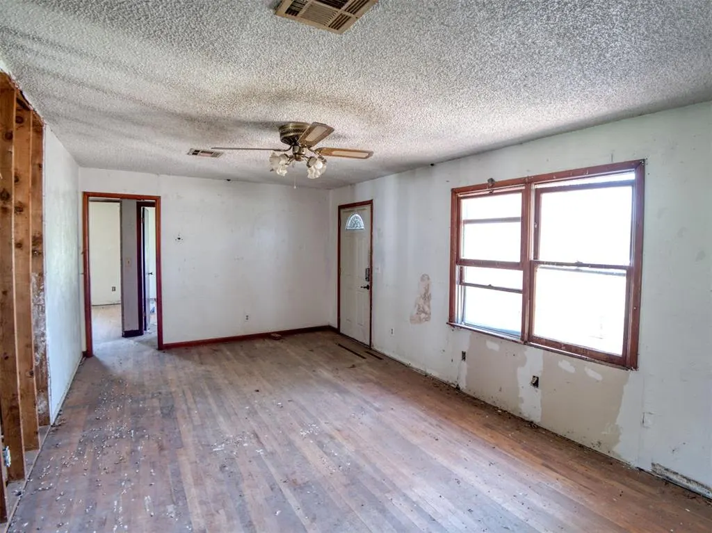 Photo 9 — 414 S 3rd Street, Byars, OK 74831