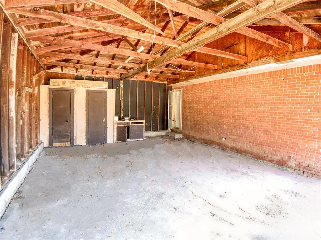 Photo 12 — 414 S 3rd Street, Byars, OK 74831