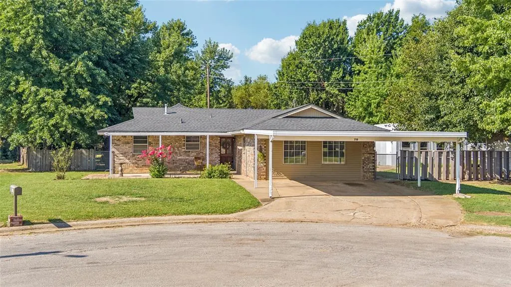 Front exterior — 719 NW Belle Drive, Minco, OK 73059