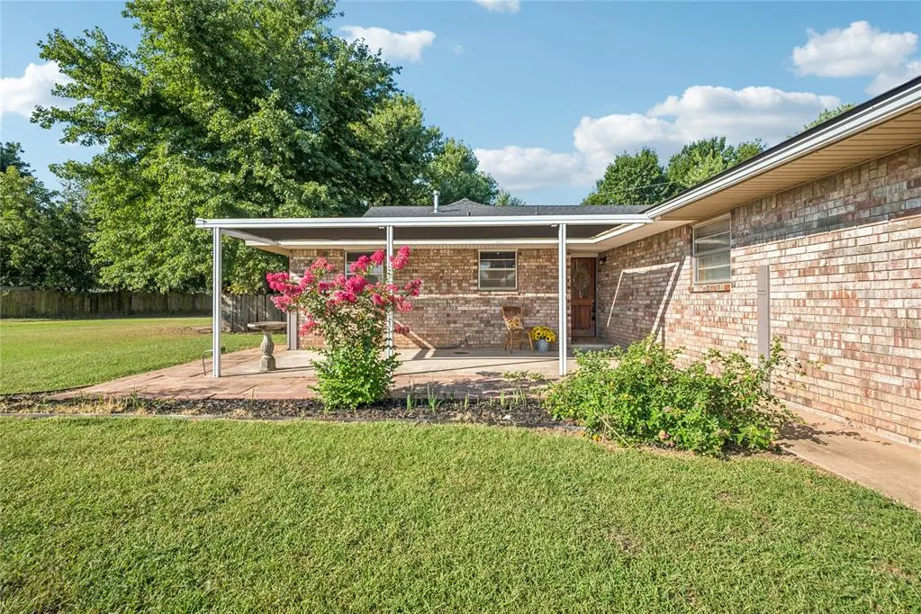 Photo 4 — 719 NW Belle Drive, Minco, OK 73059