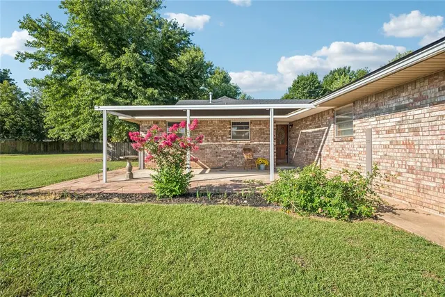 Photo 4 — 719 NW Belle Drive, Minco, OK 73059