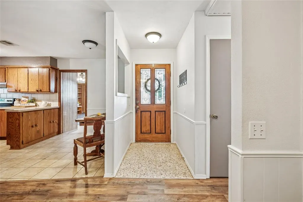 Photo 6 — 719 NW Belle Drive, Minco, OK 73059