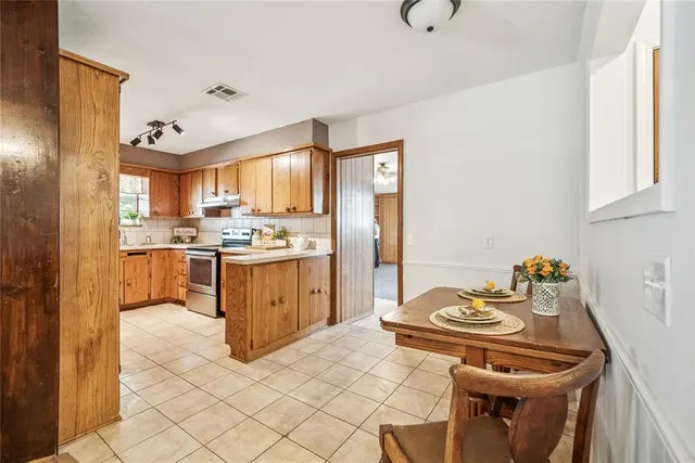 Photo 8 — 719 NW Belle Drive, Minco, OK 73059