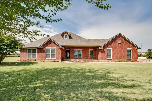 Front exterior — 8955 Falcon Drive, Piedmont, OK 73078
