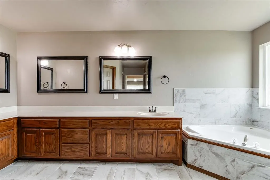 Photo 17 — 8955 Falcon Drive, Piedmont, OK 73078