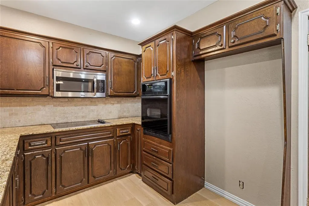 Photo 12 — 171 Circle Drive, Weatherford, OK 73096