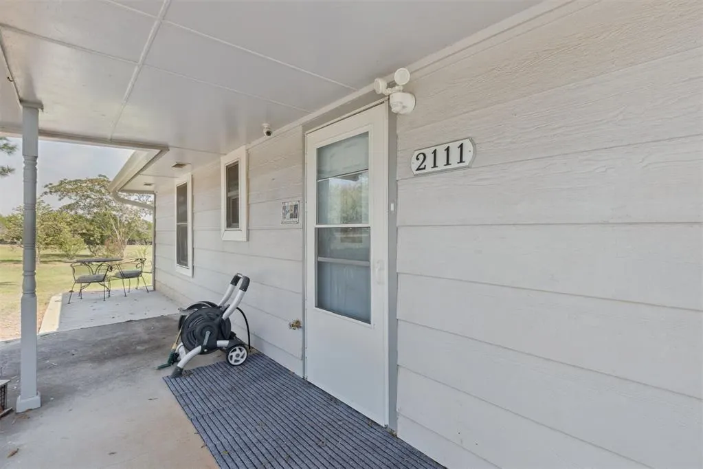 Photo 5 — 2111 Green Turf Circle, Norman, OK 73026