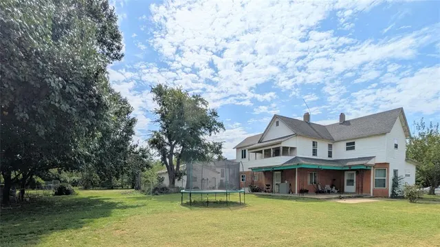 Photo 2 — 521 W Collge Avenue, Blackwell, OK 74631