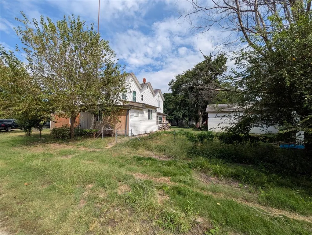 Photo 4 — 521 W Collge Avenue, Blackwell, OK 74631
