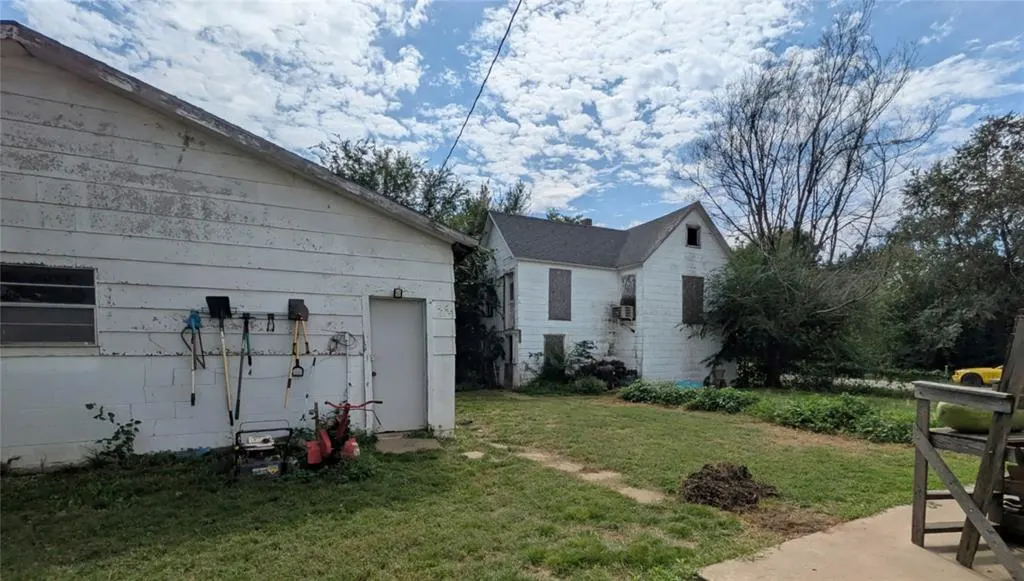 Photo 33 — 521 W Collge Avenue, Blackwell, OK 74631