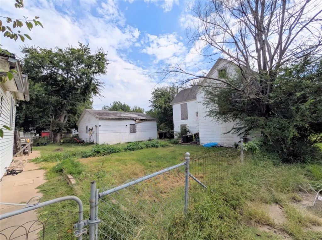 Photo 44 — 521 W Collge Avenue, Blackwell, OK 74631