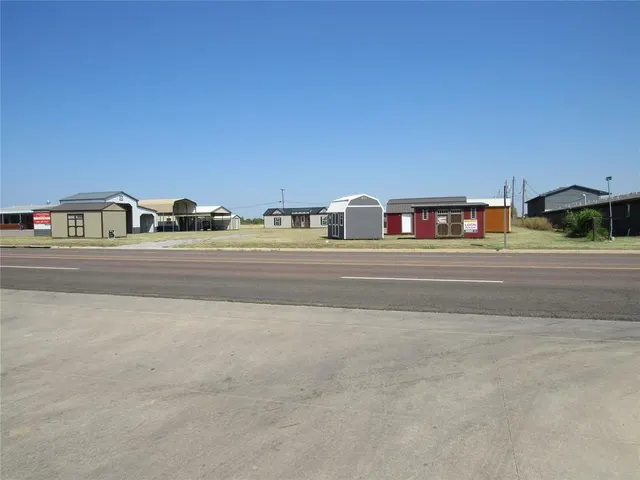 Front exterior — 2115 E Broadway Street, Altus, OK 73521