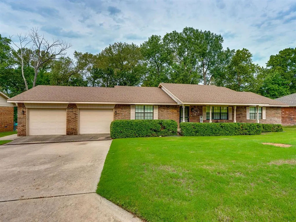 Photo 2 — 401 S 14 Street, Ada, OK 74820