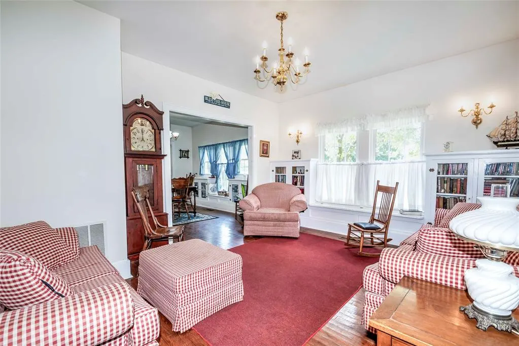 Photo 4 — 406 W 9th Street, Stroud, OK 74079
