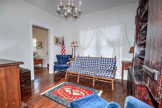 Photo 5 — 406 W 9th Street, Stroud, OK 74079