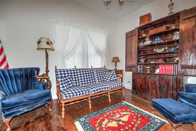 Photo 6 — 406 W 9th Street, Stroud, OK 74079