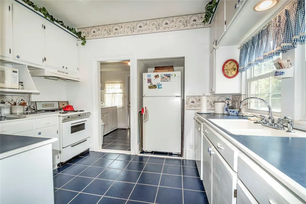 Photo 9 — 406 W 9th Street, Stroud, OK 74079