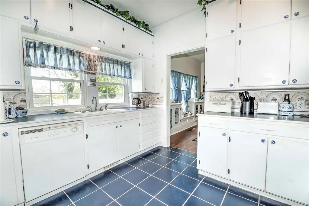 Photo 11 — 406 W 9th Street, Stroud, OK 74079