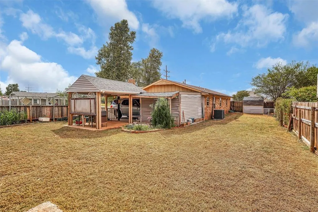 Photo 18 — 101 Maple Street, Elk City, OK 73644