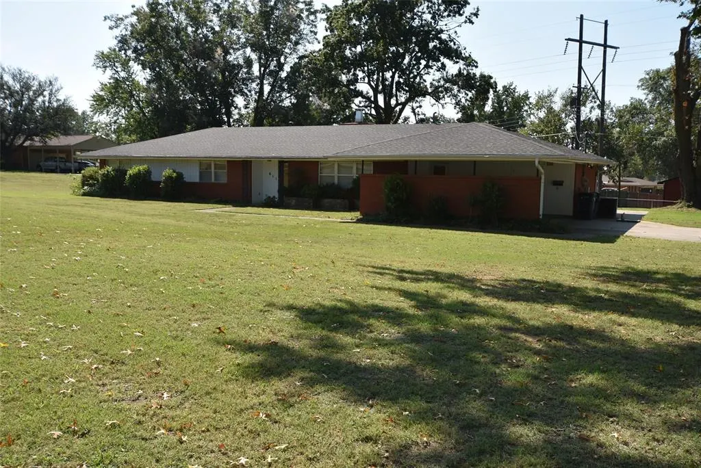 Front exterior — 611 Morningside Drive, Seminole, OK 74868