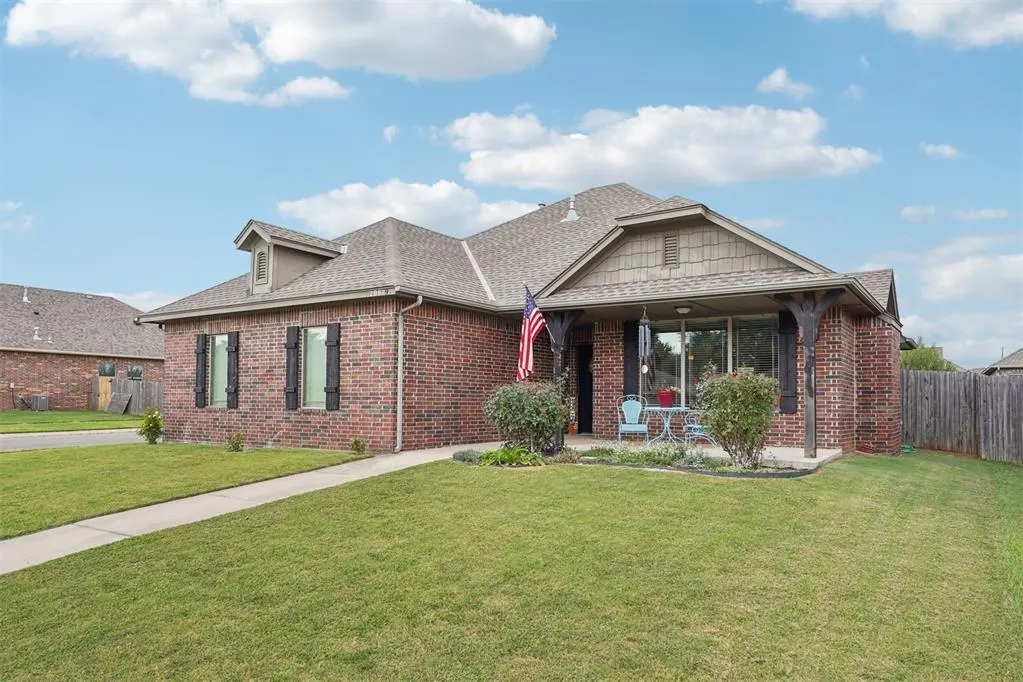 Front exterior — 20619 Autumn Trail, Harrah, OK 73045