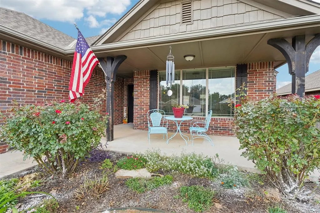 Photo 4 — 20619 Autumn Trail, Harrah, OK 73045