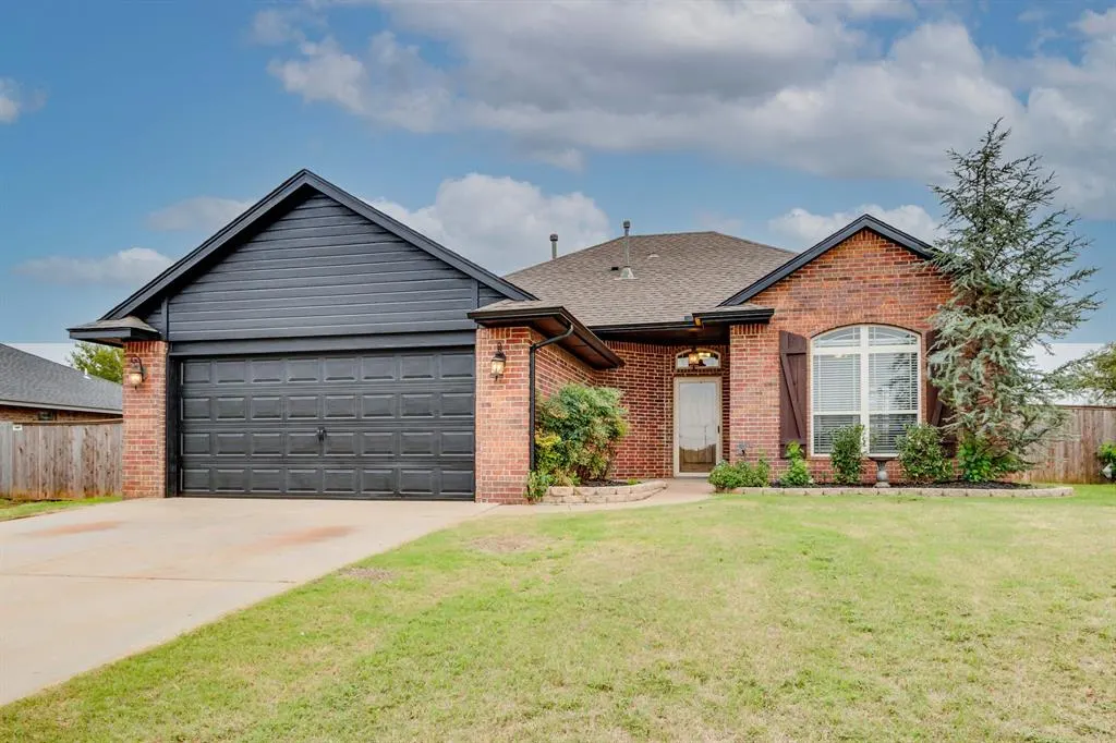 Front exterior — 1046 Phils Way, Piedmont, OK 73078