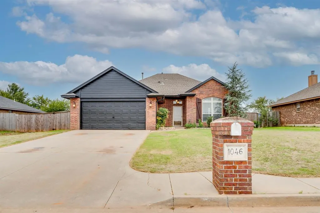 Photo 2 — 1046 Phils Way, Piedmont, OK 73078