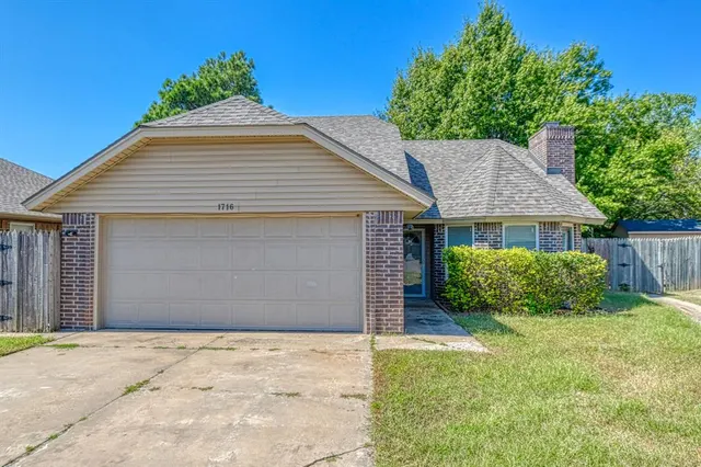 Front exterior — 1716 Wilderness Drive, Norman, OK 73071
