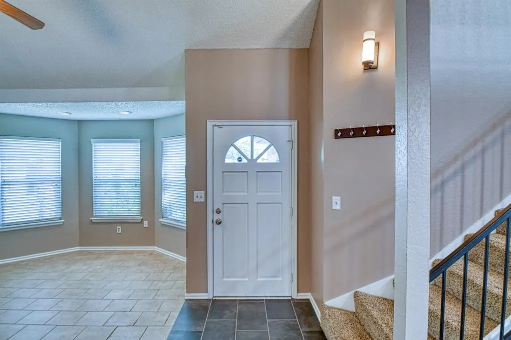 Photo 4 — 1716 Wilderness Drive, Norman, OK 73071