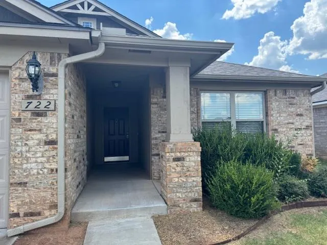 Photo 2 — 722 Blue Fish Road, Norman, OK 73069